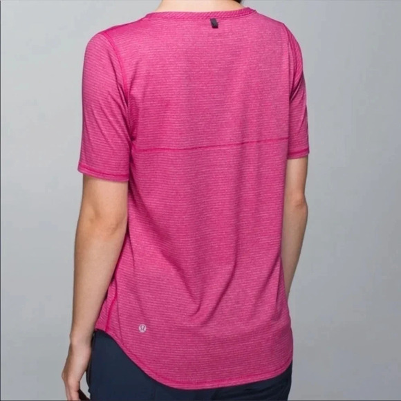 Lululemon Run Away Tee in Heathered Bumble Berry - Picture 2 of 5